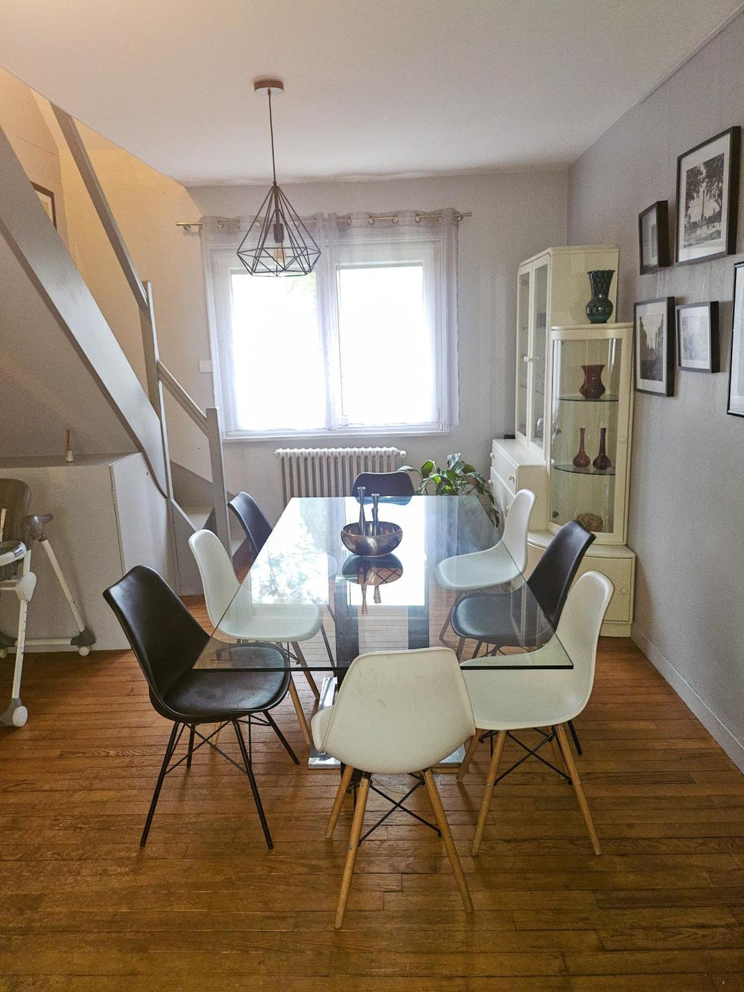 Maison Spacieuse Avec Jardin Et Salle De Sport *